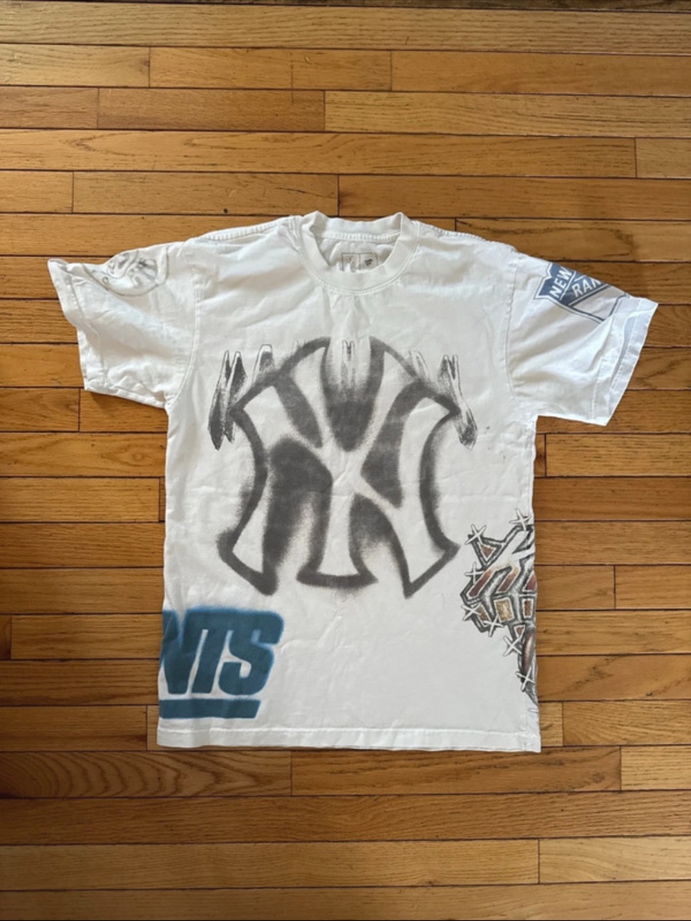 Travis Scott Fanatic Exclusive White Graphic Men’s T-Shirt with Large NY Logo